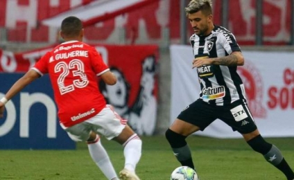 Gol 'estranho' do Inter gera polêmica e joga Botafogo para última posição
