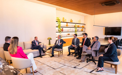 Fábio Bittencourt ressalta diálogo entre instituições durante visita ao TCE